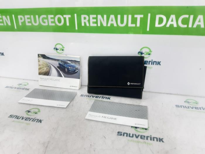 Używane Instrukcja Renault Megane IV Estate (RFBK) 1.5 Energy dCi 110 Cena € 25,00 Procedura marży oferowane przez Snuverink Autodemontage