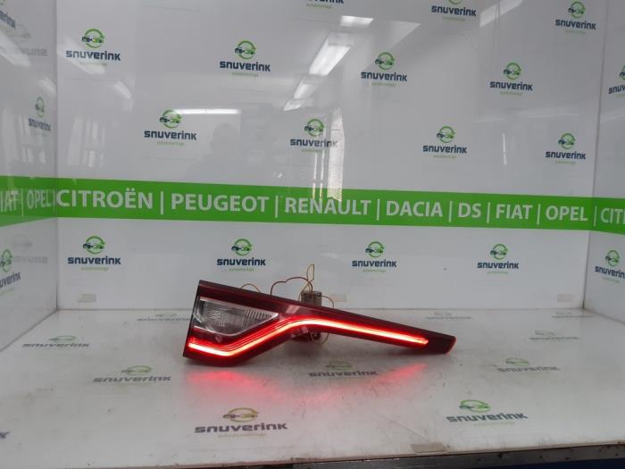 Tylne swiatlo pozycyjne lewe z Renault Megane IV Estate (RFBK) 1.5 Energy dCi 110 2016