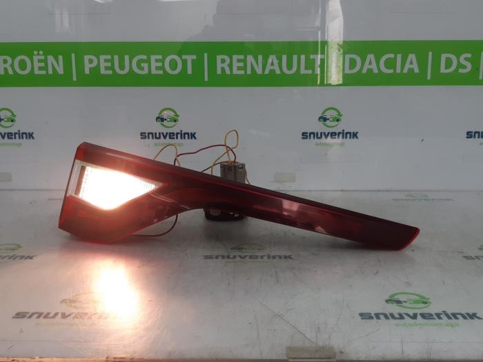Tylne swiatlo pozycyjne lewe z Renault Megane IV Estate (RFBK) 1.5 Energy dCi 110 2016
