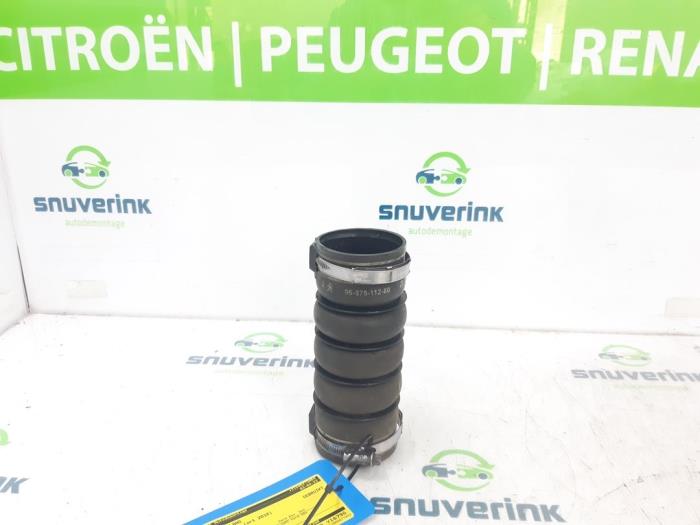 Gebrauchte Intercooler Schlauch Peugeot 3008 I (0U/HU) 1.6 16V THP 155 Preis € 25,50 Margenregelung angeboten von Snuverink Autodemontage
