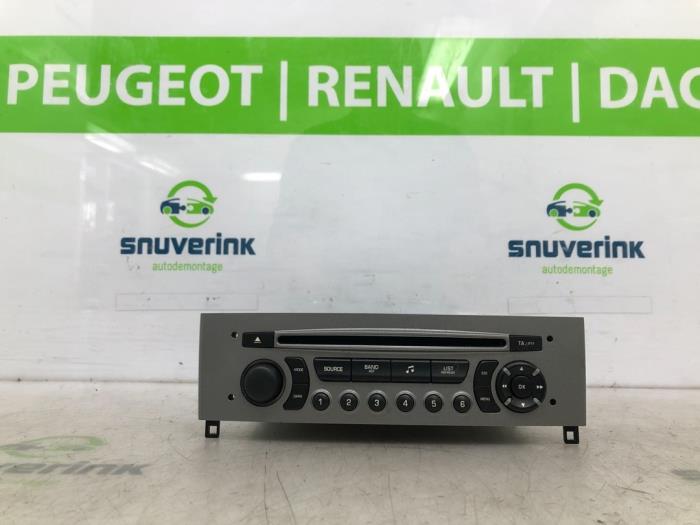 Używane Radio Peugeot 308 (4A/C) 1.4 VTI 16V Cena € 50,99 Procedura marży oferowane przez Snuverink Autodemontage