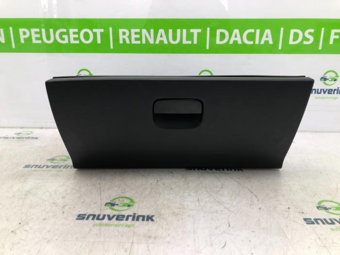 Begagnade Handskfack Peugeot 308 (4A/C) 1.4 VTI 16V Pris € 38,23 Marginaltabell erbjuds av Snuverink Autodemontage