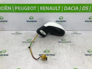 Usados Retrovisor externo izquierda Peugeot 308 (4A/C) 1.4 VTI 16V Precio € 40,00 Norma de margen ofrecido por Snuverink Autodemontage