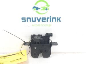 Used Tailgate lock mechanism Dacia Duster (HS) 1.2 TCE 16V Price € 40,00 Margin scheme offered by Snuverink Autodemontage