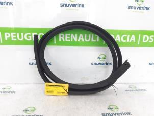 Used Rear door seal 4-door, right Dacia Duster (HS) 1.2 TCE 16V Price € 30,00 Margin scheme offered by Snuverink Autodemontage