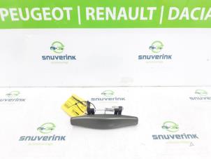 Used Front door handle 4-door, right Dacia Duster (HS) 1.2 TCE 16V Price € 30,00 Margin scheme offered by Snuverink Autodemontage