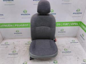 Used Seat, right Nissan Kubistar (F10) 1.5 dCi 60 Price on request offered by Snuverink Autodemontage