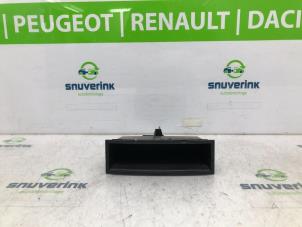 Usagé Compartiment de rangement Peugeot 307 SW (3H) 2.0 16V Prix € 25,00 Règlement à la marge proposé par Snuverink Autodemontage
