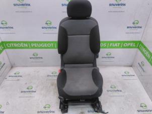 Gebrauchte Sitz links Peugeot Partner (GC/GF/GG/GJ/GK) 1.6 BlueHDi 100 Preis € 151,25 Mit Mehrwertsteuer angeboten von Snuverink Autodemontage