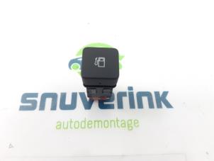 Used Tank cap cover switch Citroen C4 Berline (NC) 1.2 12V PureTech 130 Price on request offered by Snuverink Autodemontage