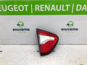 Usagé Feu arrière secondaire gauche Renault Captur (2R) 0.9 Energy TCE 12V Prix € 25,00 Règlement à la marge proposé par Snuverink Autodemontage