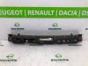 Wspornik zderzaka srodkowy tyl z Renault Captur (2R) 0.9 Energy TCE 12V 2015