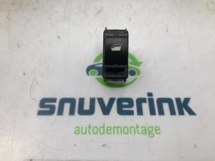 Used Electric window switch Peugeot Partner (GC/GF/GG/GJ/GK) 1.6 BlueHDi 100 Price € 30,25 Inclusive VAT offered by Snuverink Autodemontage