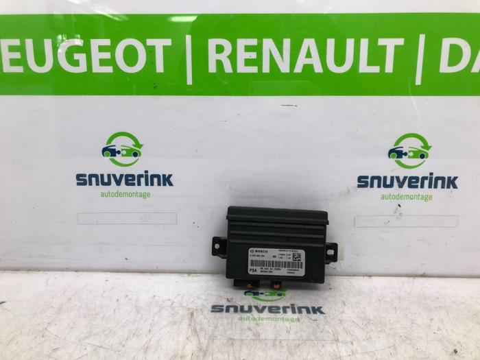 Begagnade PDC-modul Peugeot Partner (GC/GF/GG/GJ/GK) 1.6 BlueHDi 100 Pris € 30,23 Inklusive moms erbjuds av Snuverink Autodemontage