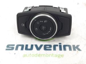 Usados Interruptor de luz Ford Focus 3 1.6 Ti-VCT 16V 105 Precio € 25,00 Norma de margen ofrecido por Snuverink Autodemontage