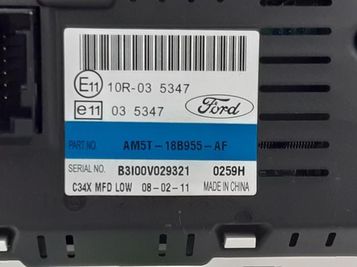 Anzeige Innen van een Ford Focus 3 1.6 Ti-VCT 16V 105 2011