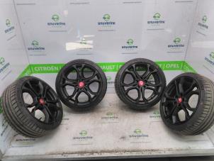 Used Set of wheels + tyres Renault Clio IV (5R) 1.6 Turbo 16V RS 200 EDC Price € 700,00 Margin scheme offered by Snuverink Autodemontage