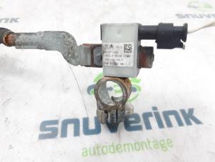 Usagé Borne de batterie Citroen DS3 (SA) 1.6 e-HDi Prix € 50,00 Règlement à la marge proposé par Snuverink Autodemontage
