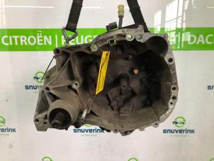 Używane Skrzynia biegów Renault Twingo (C06) 1.2 Cena € 210,00 Procedura marży oferowane przez Snuverink Autodemontage