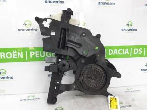 Used Window mechanism 2-door, front left Toyota ProAce City 1.5 D-4D 130 Price € 121,00 Inclusive VAT offered by Snuverink Autodemontage