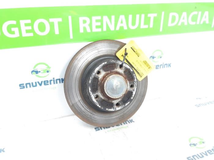 Rear brake disc from a Renault Clio IV (5R) 1.6 Turbo 16V RS 200 EDC 2015