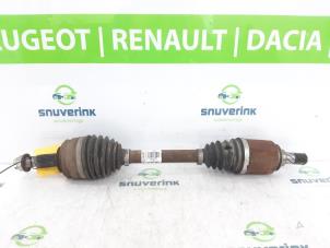Używane Os napedowa lewy przód Renault Clio IV (5R) 1.6 Turbo 16V RS 200 EDC Cena € 125,00 Procedura marży oferowane przez Snuverink Autodemontage