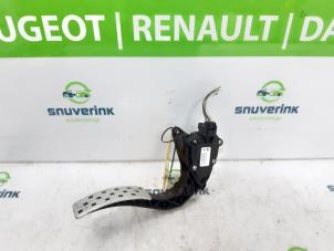Used Accelerator pedal Renault Clio IV (5R) 1.6 Turbo 16V RS 200 EDC Price € 25,00 Margin scheme offered by Snuverink Autodemontage