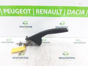 Used Parking brake lever Renault Clio IV (5R) 1.6 Turbo 16V RS 200 EDC Price € 30,00 Margin scheme offered by Snuverink Autodemontage