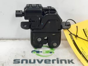 Used Tailgate lock mechanism Renault Clio IV (5R) 1.6 Turbo 16V RS 200 EDC Price € 35,00 Margin scheme offered by Snuverink Autodemontage