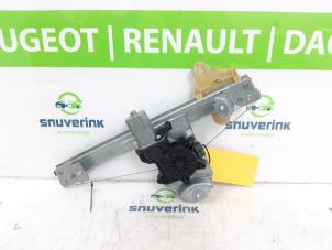Used Rear door window mechanism 4-door, right Renault Clio IV (5R) 1.6 Turbo 16V RS 200 EDC Price € 25,00 Margin scheme offered by Snuverink Autodemontage