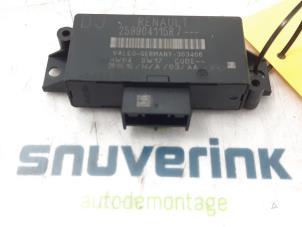 Used PDC Module Renault Clio IV (5R) 1.6 Turbo 16V RS 200 EDC Price € 30,00 Margin scheme offered by Snuverink Autodemontage