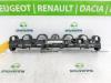 Soporte de parachoques media detrás de un Renault Clio IV (5R), 2012 / 2021 1.6 Turbo 16V RS 200 EDC, Hatchback, 4Puertas, Gasolina, 1.618cc, 147kW (200pk), FWD, M5M400; M5MA4, 2013-03 / 2021-08, 5R4M; 5RA6 2015