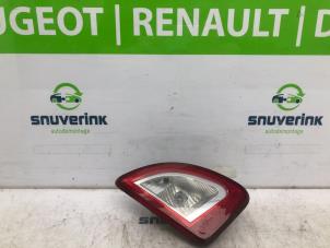 Usagé Feu arrière gauche Renault Twingo II (CN) 1.2 16V Prix € 20,00 Règlement à la marge proposé par Snuverink Autodemontage