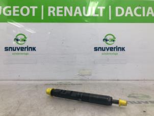 Usagé Injecteur (diesel) Renault Twingo II (CN) 1.5 dCi 90 FAP Prix € 80,00 Règlement à la marge proposé par Snuverink Autodemontage