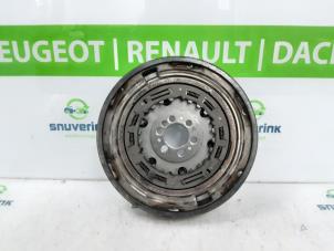 Used Flywheel Renault Clio IV Estate/Grandtour (7R) 1.2 TCE 16V GT EDC Price € 150,00 Margin scheme offered by Snuverink Autodemontage