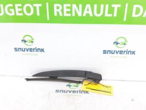 Used Rear wiper arm Renault Clio IV Estate/Grandtour (7R) 1.2 TCE 16V GT EDC Price € 15,00 Margin scheme offered by Snuverink Autodemontage