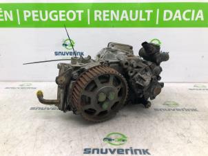 Used Oil pump Opel Arena 2.5 D Price € 200,00 Margin scheme offered by Snuverink Autodemontage