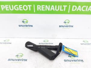 Used Oil pump Peugeot 307 CC (3B) 2.0 16V Price € 30,00 Margin scheme offered by Snuverink Autodemontage