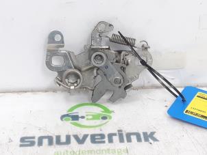 Used Bonnet lock mechanism Peugeot 3008 II (M4/MC/MJ/MR) 1.6 16V PureTech 180 Price € 40,00 Margin scheme offered by Snuverink Autodemontage