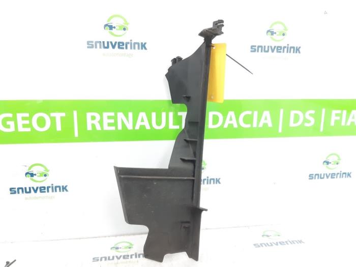 Air funnel from a Renault Megane III Berline (BZ) 1.5 dCi 90 2013