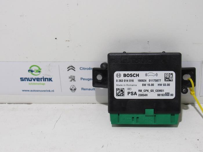 Begagnade PDC-modul Peugeot 3008 II (M4/MC/MJ/MR) 1.2 12V e-THP PureTech 130 Pris € 36,28 Inklusive moms erbjuds av Snuverink Autodemontage