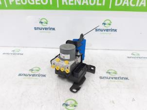 Used ABS pump Peugeot 3008 II (M4/MC/MJ/MR) 1.2 12V e-THP PureTech 130 Price € 423,50 Inclusive VAT offered by Snuverink Autodemontage