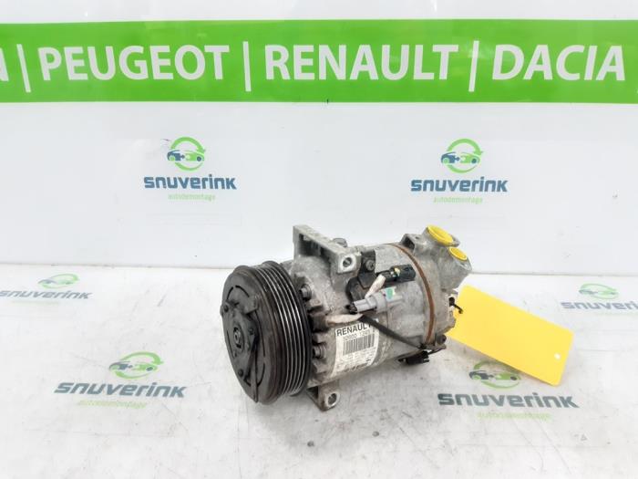 Air conditioning pump from a Renault Clio IV (5R) 1.6 Turbo 16V RS 200 EDC 2015