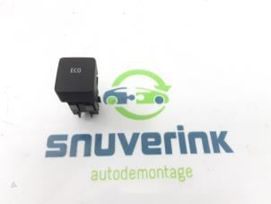 Used Switch Renault Twingo III (AH) ZE R80 Price € 25,00 Margin scheme offered by Snuverink Autodemontage