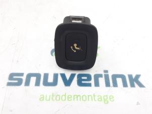 Used Switch Volvo XC90 II 2.0 T8 16V Twin Engine AWD Price € 20,00 Margin scheme offered by Snuverink Autodemontage