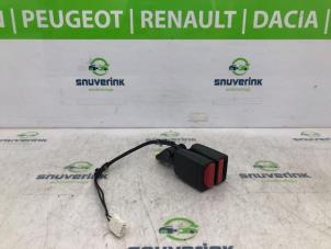 Używane Wtyk pasa bezpieczenstwa lewy tyl Peugeot 508 SW (8E/8U) 2.0 HDiF 16V Cena € 30,00 Procedura marży oferowane przez Snuverink Autodemontage