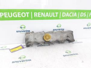 Usados Tapa de válvulas Fiat Ducato (243/244/245) 2.8 JTD 15 Precio € 36,30 IVA incluido ofrecido por Snuverink Autodemontage