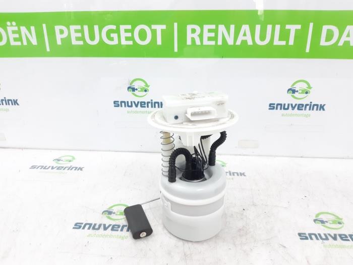 Electric fuel pump from a Renault Clio V (RJAB) 1.0 TCe 90 12V 2022