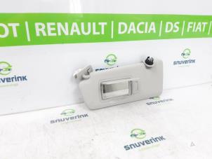 Usagé Pare-soleil Renault Clio V (RJAB) 1.0 TCe 90 12V Prix € 30,00 Règlement à la marge proposé par Snuverink Autodemontage