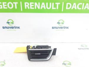 Used Dashboard vent Renault Clio V (RJAB) 1.0 TCe 90 12V Price € 40,00 Margin scheme offered by Snuverink Autodemontage